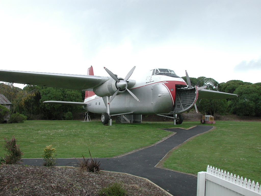 Bristol_Freighter_in_Founders_Heritage_Park